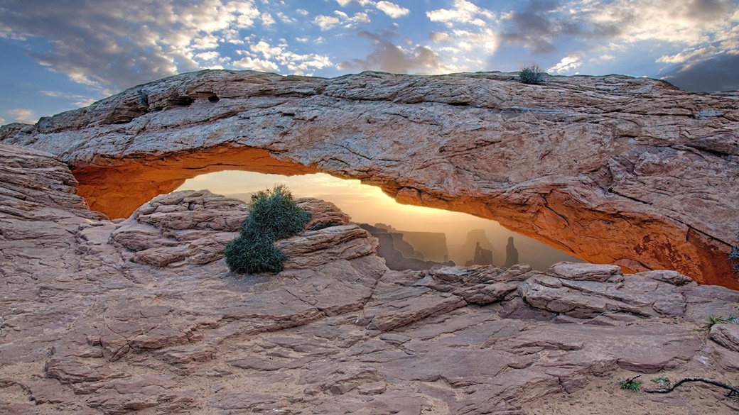 Mesa Arch in Canyonlands National Park | © John Fowler