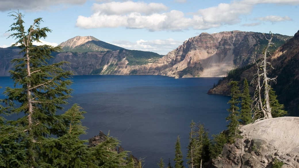 View of Crater Lake from Discovery Point | © Greg Willis