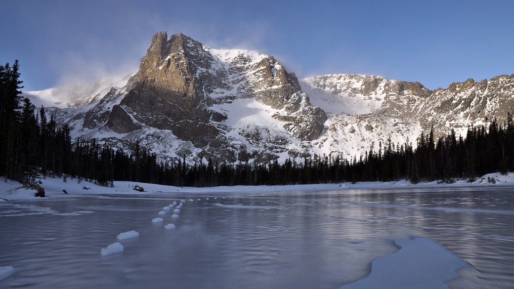 Notchtop Mountain | © Steven Bratman