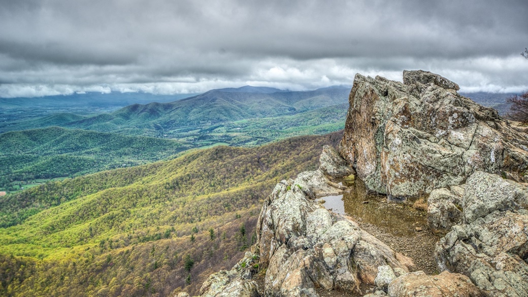 Stony Man Mountain in Shenandoah National Park | © m01229